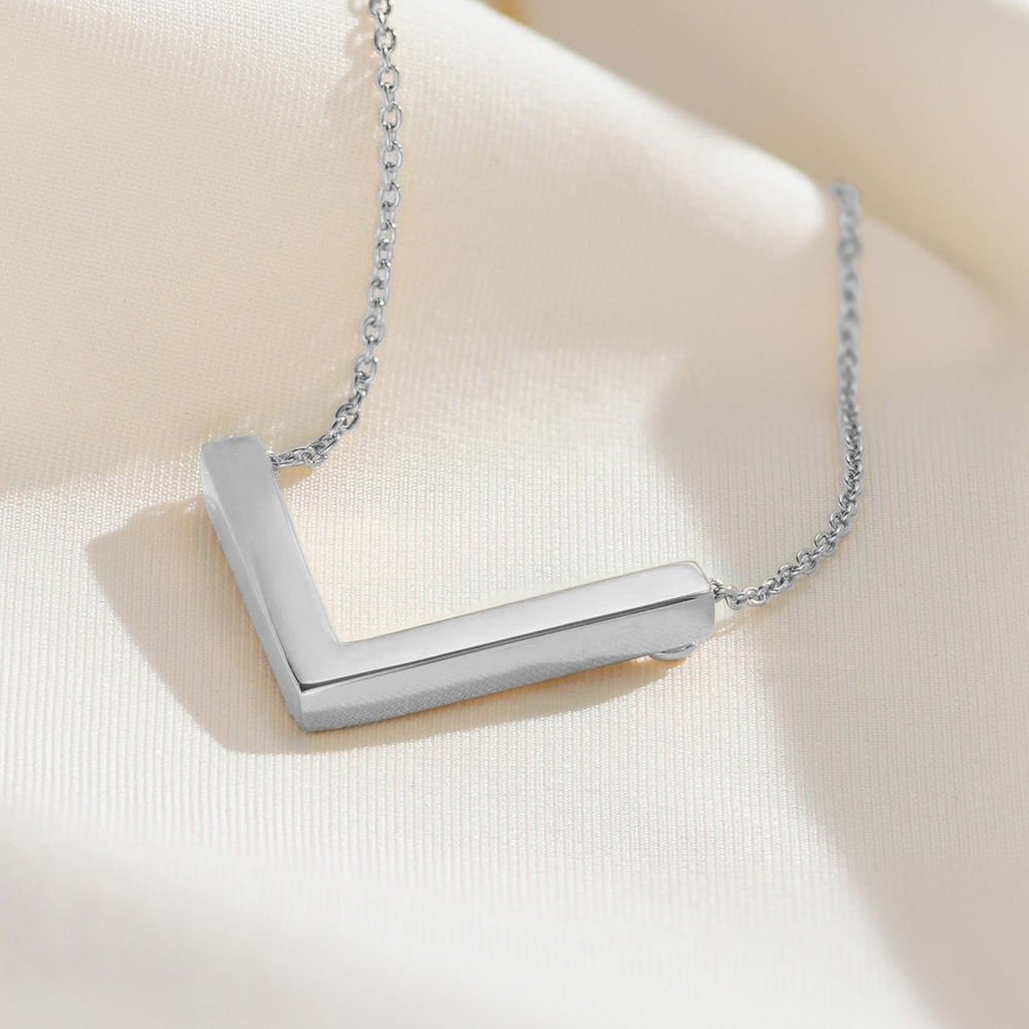 V-shaped Necklace