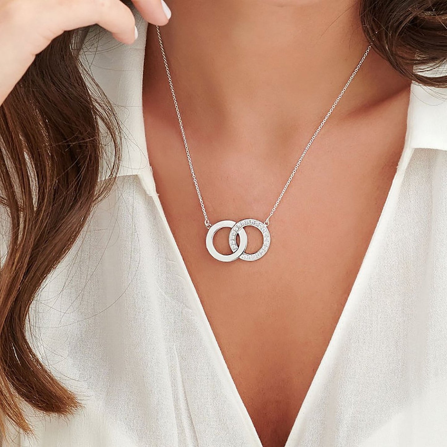 Interlocking Round Necklace