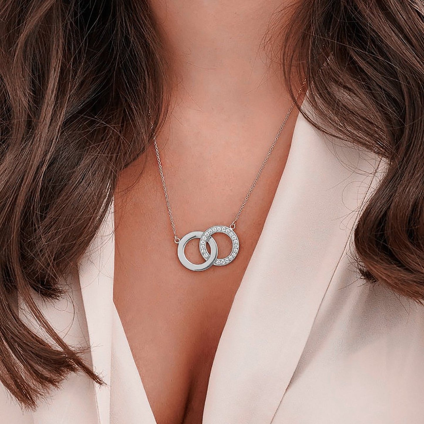 Interlocking Round Necklace
