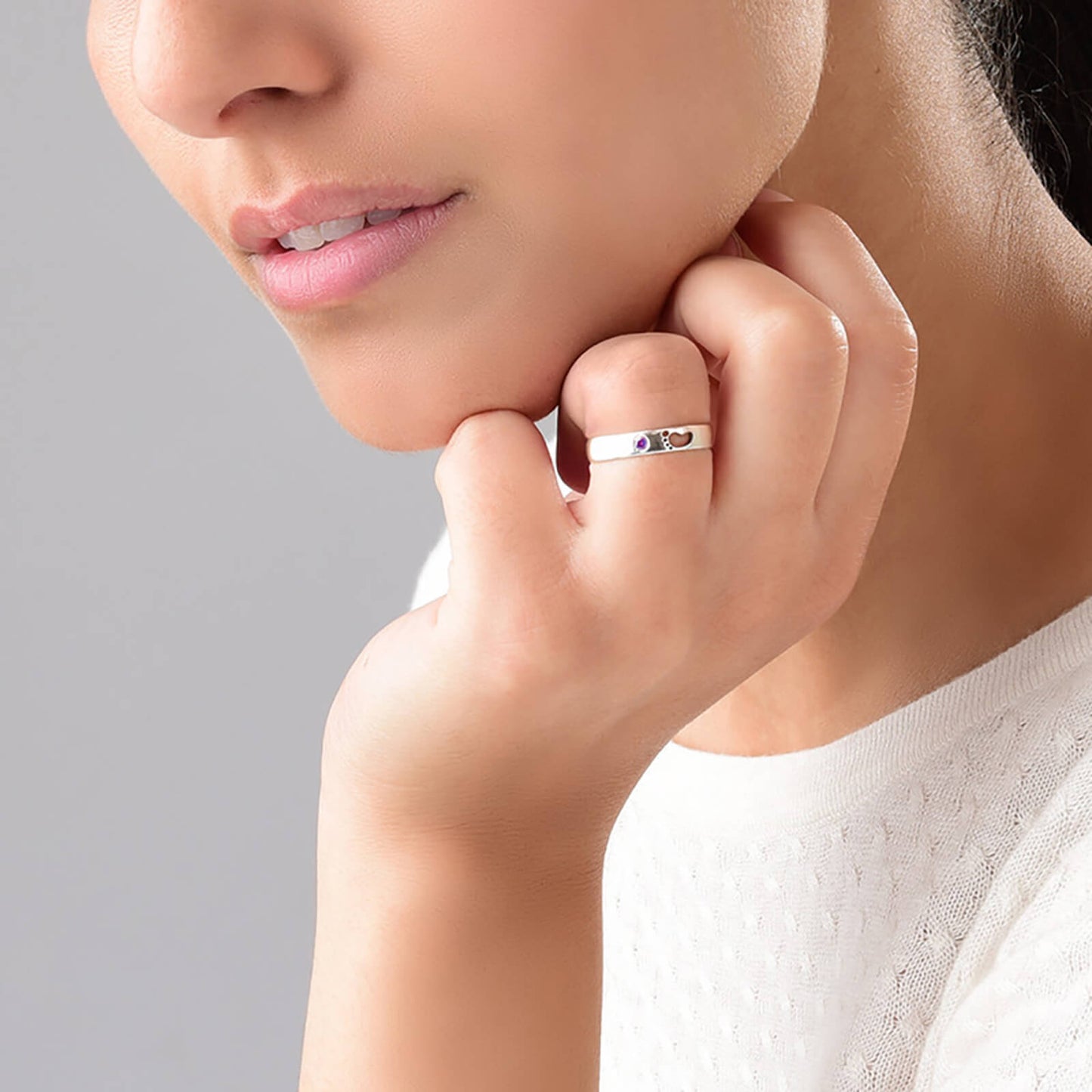Hollow Foot Diamond Ring